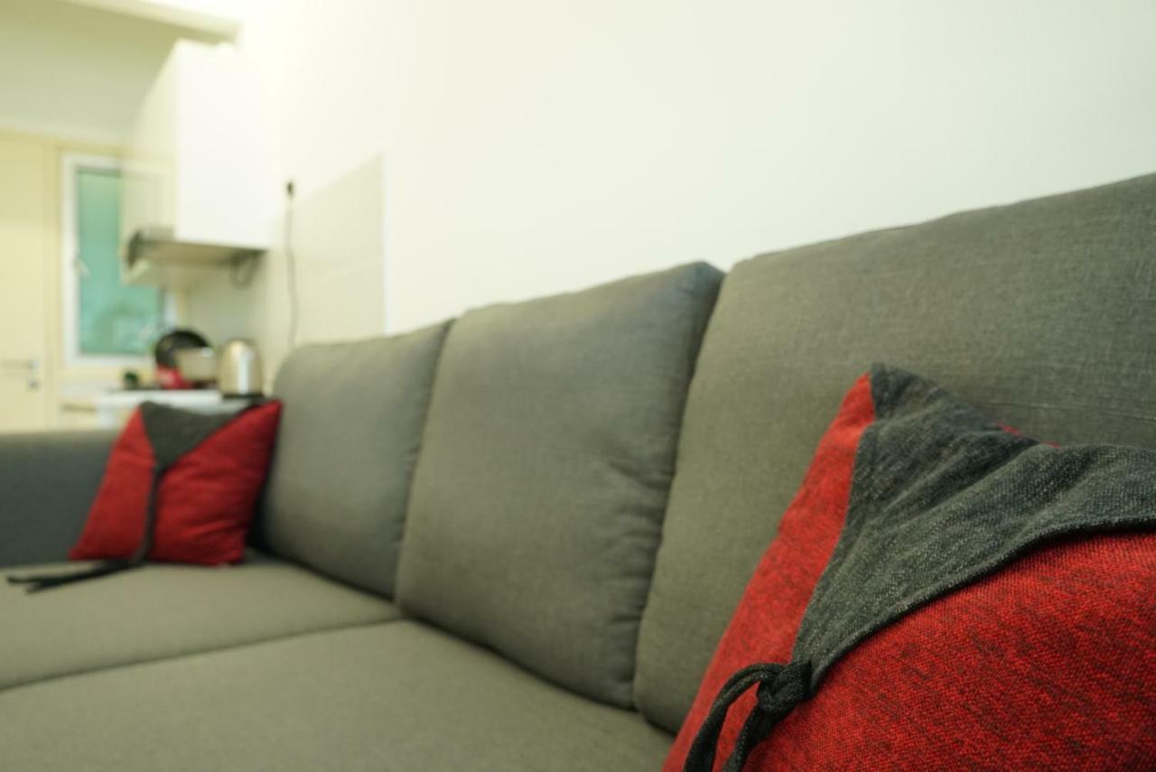 2 Carpark Gep 5 Star Hotel Bed & Sofa Studio Seri Kembangan Exteriér fotografie