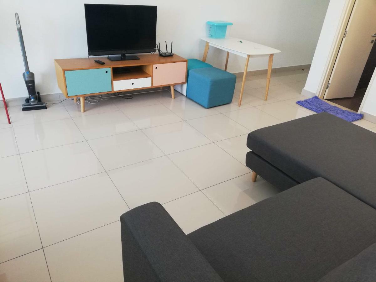2 Carpark Gep 5 Star Hotel Bed & Sofa Studio Seri Kembangan Exteriér fotografie